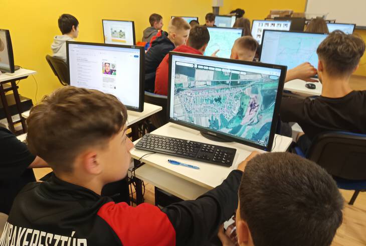 El�k�sz�t� �ra (Okosdoboz)