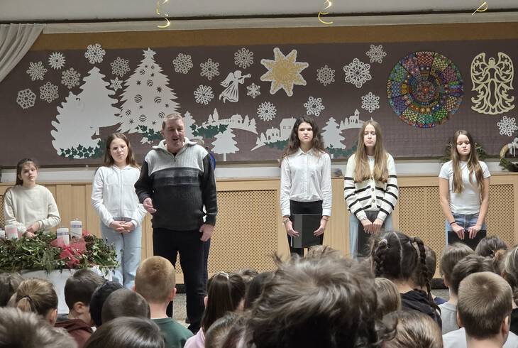 Adventi gyertyagy�jt�s 3.